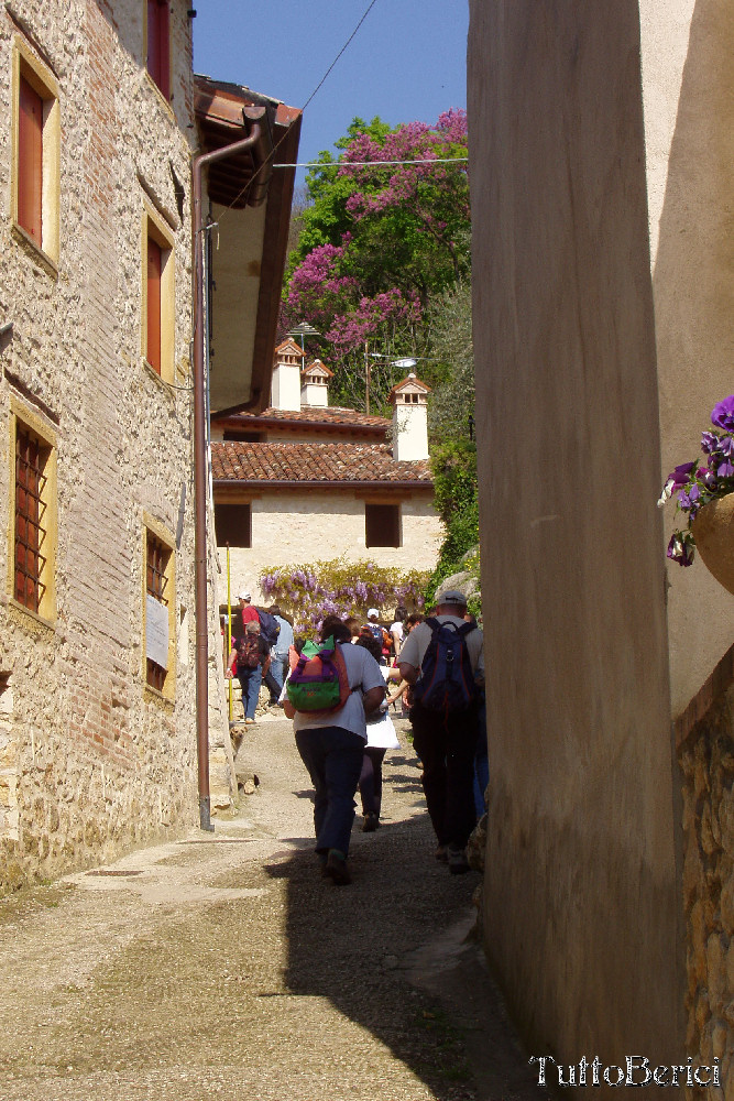 Mossano, Valle dei Mulini, Grotta di San Bernardino