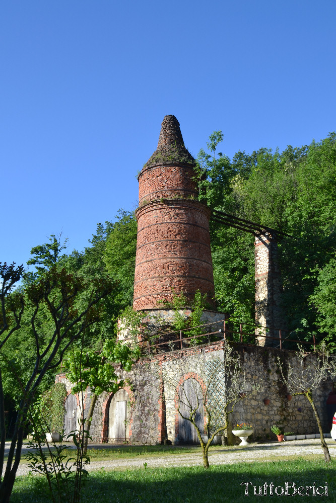 Sant'Agostino, Contrada Zanchi, Perarolo di Arcugnano, Oratorio Salve Regina, Valmarana